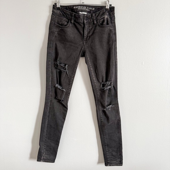 American Eagle Outfitters Denim - American Eagle Black Distressed Super Stretch Skinny Vintage Collection Size 2